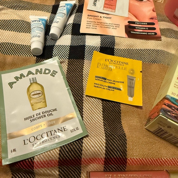 Beauty and Skincare Face Body Bundle Set L’OCCITANE Good Molecules - Picture 4 of 9